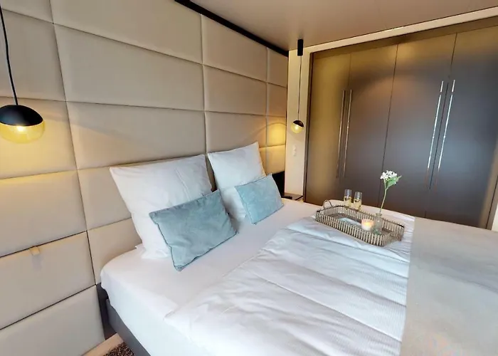 Apartment White Pearl 2.03